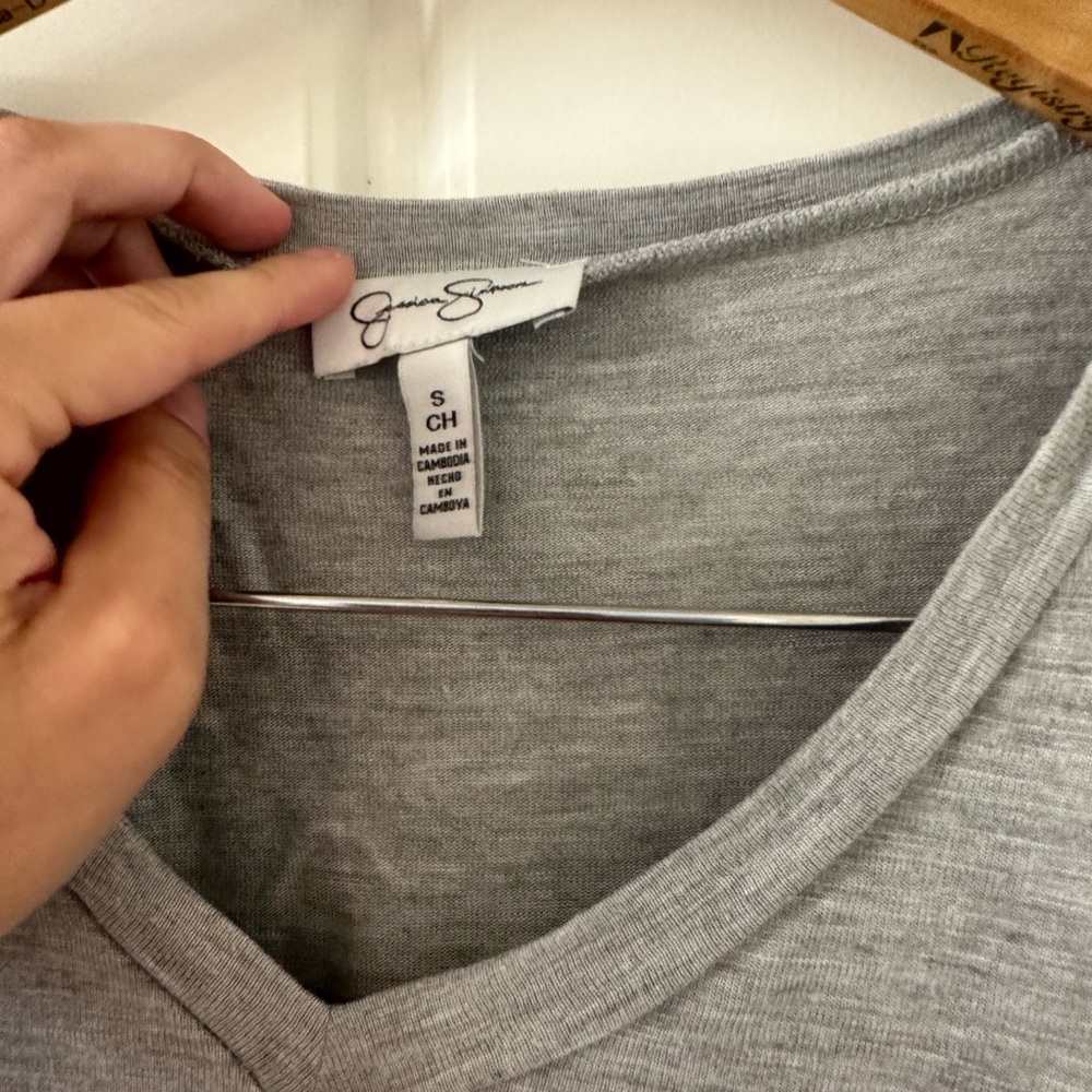 Jessica Simpson Gray Fitted Short Sleeve Tee - Picture 4 of 4